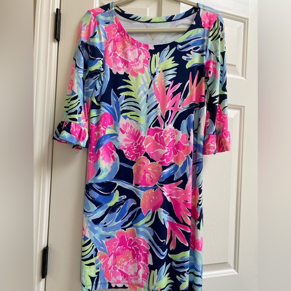 COPY - Lily Pulitzer Dress with ruffled sleeves ! - Picture 1 of 1